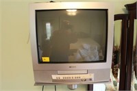 TOSHIBA PORTABLE TV/VHS PLAYER W/WALL MOUNTED