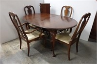 Queen Anne Dining Table and Chairs