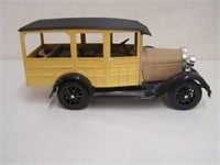 BEAM DECANTER -FORD WOODY WAGON