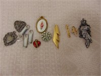 Group of Necklace Pendants- Hearts, Parrot, & More