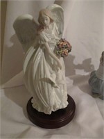 Lladro " Flowers of Peace" Retired