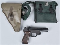 GERMAN FLARE GUN, HOLSTER & FLARE POUCH