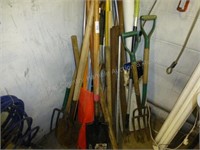 Lot of long handle tools