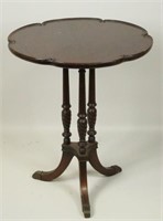 VINTAGE MAHOGANY PIE CRUST TABLE