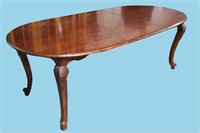 COUNTRY FRENCH STYLE MAHOGANY DINING TABLE