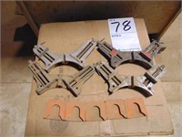 4 corner clamps and pads
