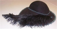 VERY NICE VINTAGE LADIES HAT WITH FEATHERS