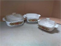 3 Corning ware pans with 2 lids