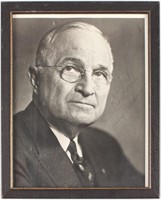 HARRY TRUMAN SIGNED PRESIDENTIAL PHOTOGRAPH