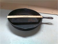 #10 cast iron pan