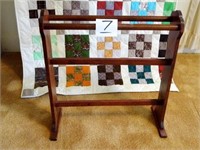 WOOD QUILT RACK