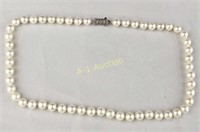 Strand of Pearls 16"