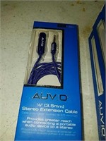30 new in box Auvio 1/8 inch stereo cable K'Nex