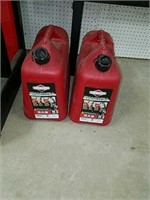 2 new Briggs & Stratton 5 gallon gas cans