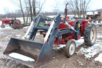 1977 IH 284 GAS WIDE FRONT UTILITY TRACTOR