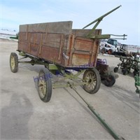 Calmar double box wagon w/seat