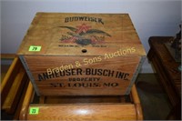VINTAGE WOODEN BUDWEISER BEER BOX WITH