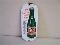 7UP "THE FRESH UP FAMILY DRINK"  PORC.