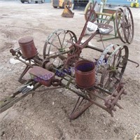 2 row horse drawn planter