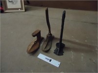 3 Iron Cobblers Stands