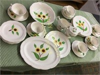 Stetson Potteries yellow daisy stoneware set