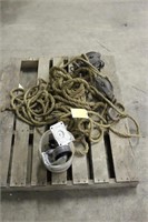 ROPE WITH BLOCK AND TACKLE AND CASTERS