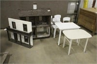 DOLL HOUSE WITH (4) CHILDS CHAIRS AND (2) CHILDS