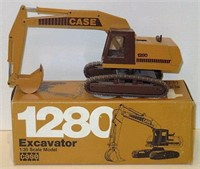 Conrad Case 1280 Excavator, NIB, 1/35