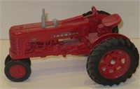 Farmall 300 1/16 Tractor