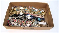 Lot, beaded costume jewelry necklaces