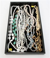 Lot, assorted beaded costume jewelry necklaces