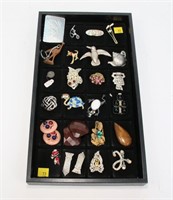Lot, assorted brooches, costume jewelry earrings,
