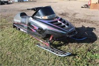 1995 POLARIS INDY 500 SNOWMOBILE, SHOWS 3408 HOURS