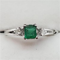 $1800 14K  Emerald(0.25ct) Diamond(0.03ct) Ring