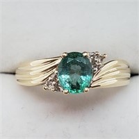 $2500 14K  Emerald(1.7ct) Diamond(0.06ct) Ring