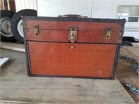 D3- VINTAGE WOODEN TOOL CHEST
