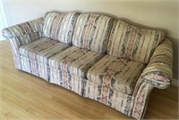Clean Sofa - Smoke Free, Pet Free Home