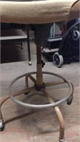 Rolling chair - adjustable height