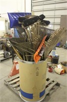 ASSORTED RAKES, SHOVELS, AND OTHER GARDEN ITEMS,