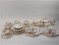 WILEMAN 19TH C ENGLISH PARTIAL DINNER SERVICE