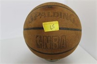 SPALDING - AUTOGRAPED BASKETBALL SIGNED BY RON