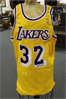L.A. LAKERS JERSEY #32 AUTOGRAPHED BY MAGIC