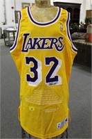 L.A. LAKERS JERSEY #32 AUTOGRAPHED BY MAGIC