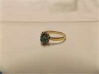 Ladies 10kt Yellow gold genuine green emerald ring