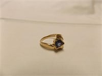 10kt yellow gold tanzanite diamond ring