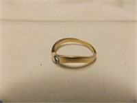 Ladies 14kt yellow gold blue topaz stone ring