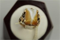 ANTIQUE 10K LADIES RING WITH BUTTERSCOTCH STONE