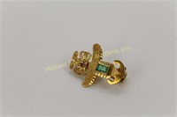 18K GOLD AZTEC/TOLTEC STYLE PIN WITH INSET EMERALD