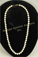 CULTURED PEARL NECKLACE WITH 14K GOLD HASP