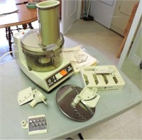 Very clean GE food Processor with attachments